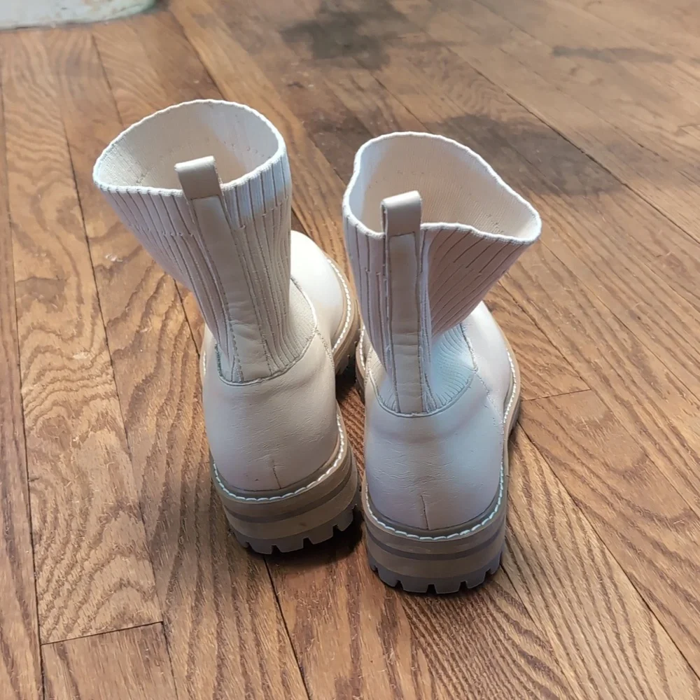 Oasis Society Blond Leather Chelsea Boots - Picture 6 of 10